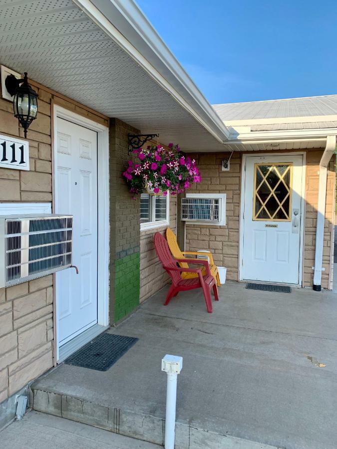 Westway Inn Motel Neepawa Exterior foto